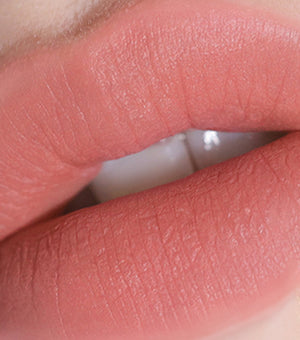 Wakemake Soft Blurring Balm Stick 3.5g – Labial En Barra Efecto Difuminado Con Polvo De Seda Y Aceite De Camelia