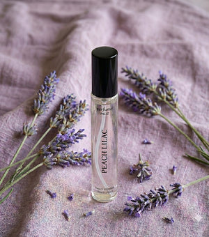 DAILY COMMA Aroma Perfume Mist 15ml – Fragancia Portátil Unisex con Notas de Almizcle Blanco